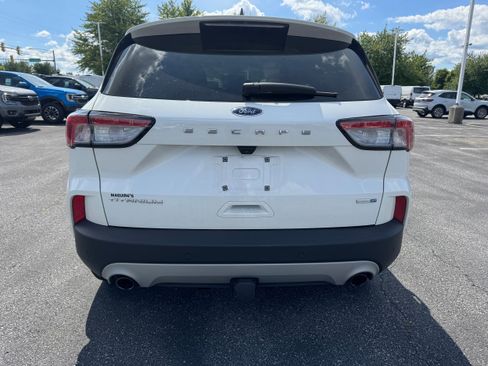 Used 2020 Ford Escape Titanium AWD/4WD image 4