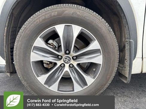 Used 2021 Toyota Highlander XLE image 8