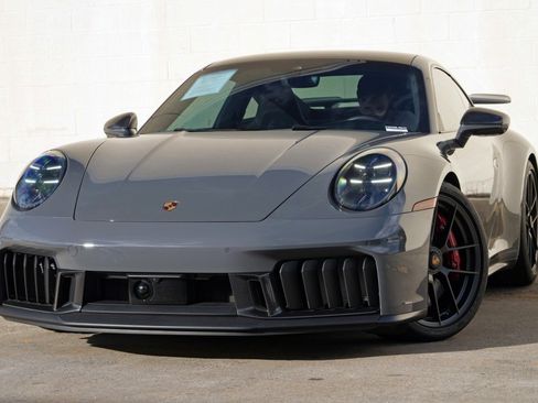 Used 2025 Porsche 911 GTS image 3