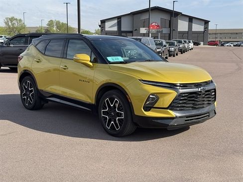 Used 2023 Chevrolet Blazer RS w/ Driver Confidence II Package AWD/4WD image 3