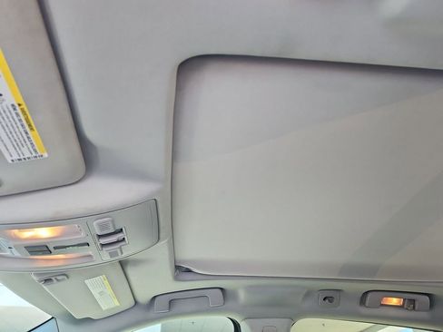Certified 2012 Cadillac SRX Luxury FWD image 17