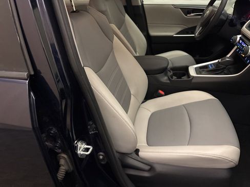 Used 2020 Toyota RAV4 XLE Premium image 24