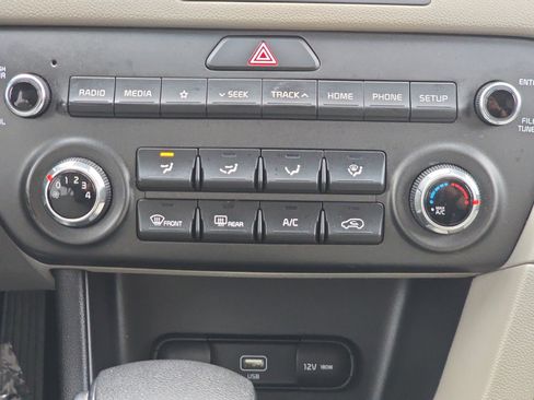 Used 2020 Kia Sportage LX image 15