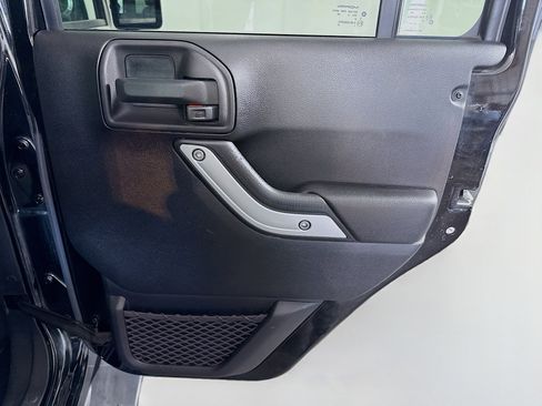 Used 2016 Jeep Wrangler Unlimited Sahara w/ Dual Top Group image 26