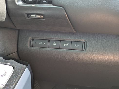 Used 2026 Nissan Pathfinder Platinum w/ Cargo Package FWD image 27