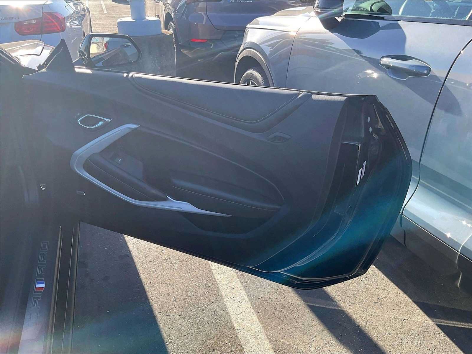 Used 2016 Chevrolet Camaro SS RWD image 23
