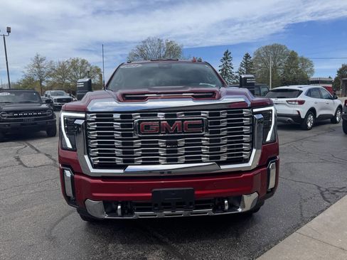 Used 2024 GMC Sierra 3500 Denali w/ Denali Reserve Package AWD/4WD image 5