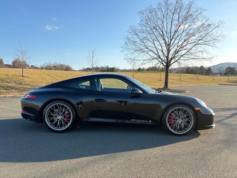 Used 2017 Porsche 911 Carrera S image 8