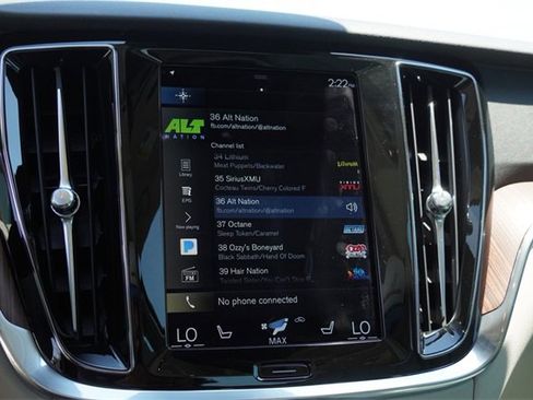 Used 2022 Volvo S60 B5 Momentum w/ Premium Package image 20