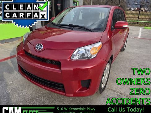 Used 2011 Scion xD image 1