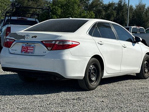 Used 2015 Toyota Camry LE image 3