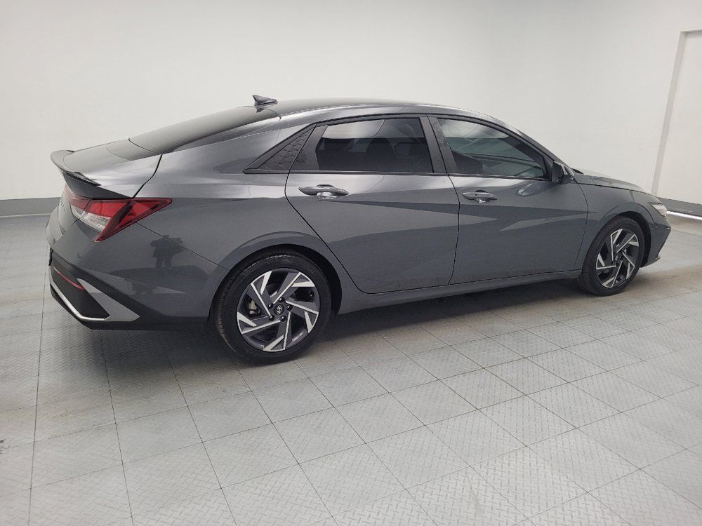 Used 2025 Hyundai Elantra Sport FWD image 10