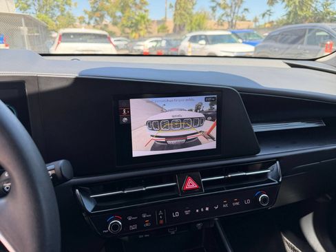 Used 2026 Kia Niro LX FWD image 22