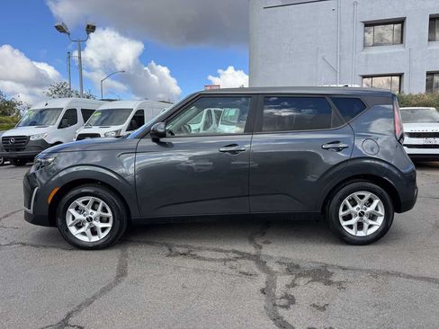 Used 2025 Kia Soul LX w/ LX Technology Package FWD image 7