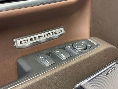 Used 2024 GMC Sierra 1500 Denali w/ Denali Reserve Package image 11