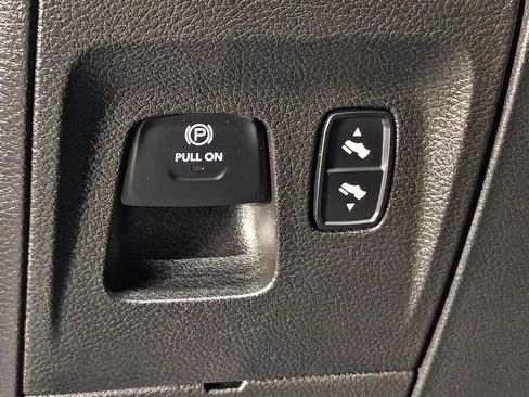 Used 2020 RAM 1500 Big Horn AWD/4WD image 11