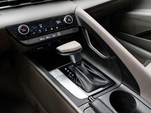 Certified 2022 Hyundai Elantra SEL w/ Cargo Package image 17