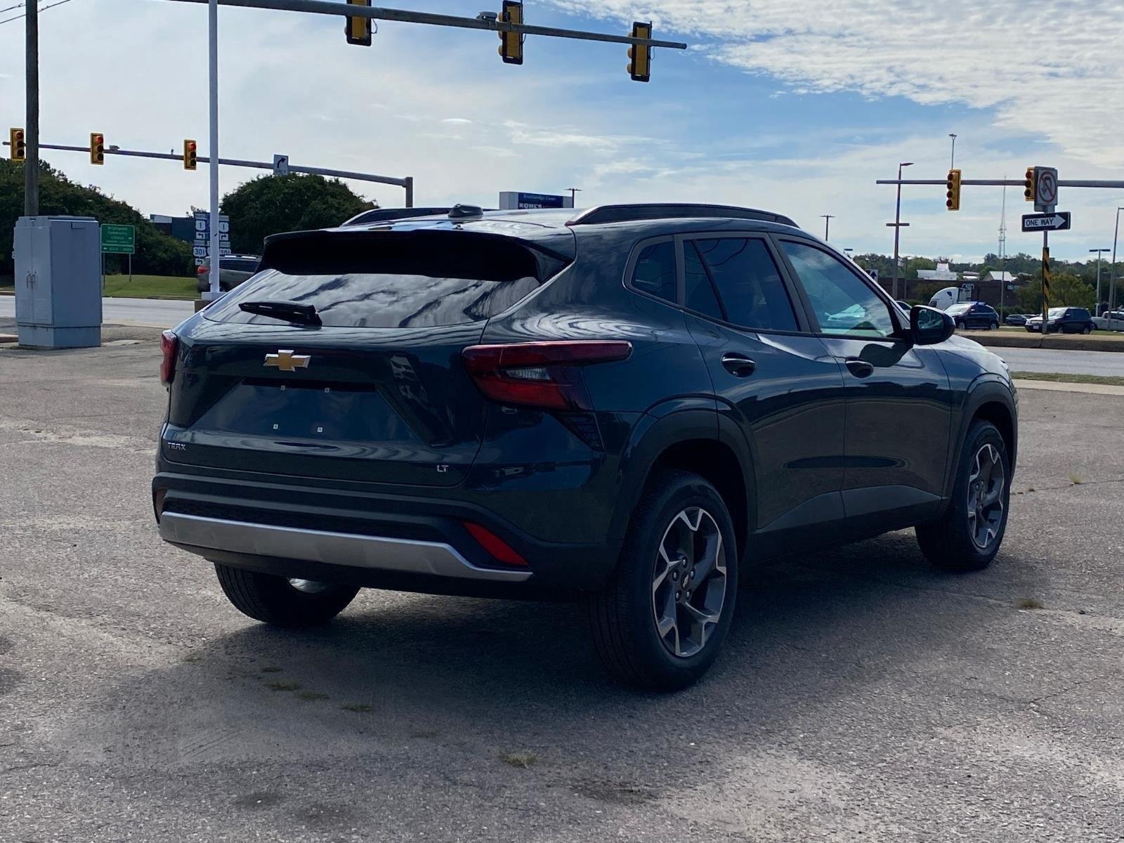 New 2026 Chevrolet Trax LT FWD image 6