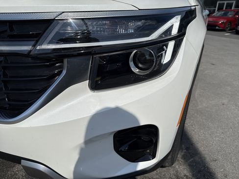 Certified 2025 Kia Seltos S AWD/4WD image 14