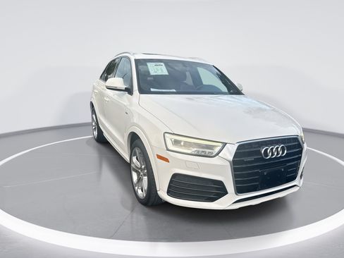 Used 2018 Audi Q3 2.0T Premium Plus w/ Premium Plus Package AWD/4WD image 2
