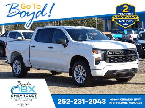 Used 2024 Chevrolet Silverado 1500 Custom image 1