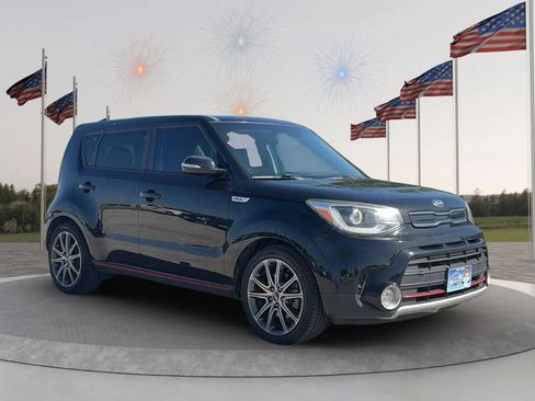 Used 2018 Kia Soul ! w/ Tech Package FWD image 1