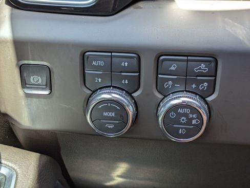 Used 2023 GMC Sierra 1500 Denali w/ Technology Package AWD/4WD image 36
