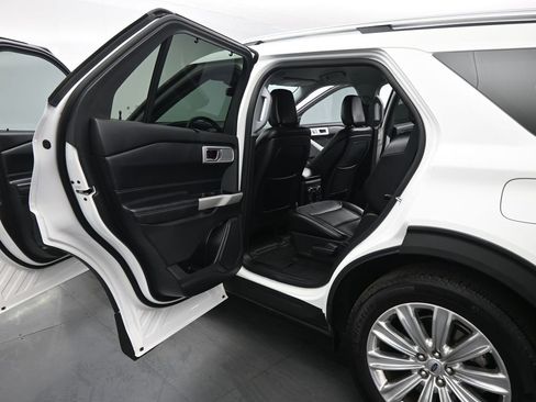 Certified 2020 Ford Explorer Limited w/ Hybrid Equipment Group 310A RWD image 18