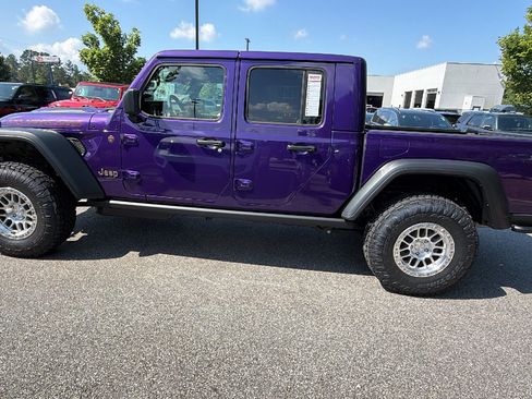 New 2026 Jeep Gladiator Rubicon w/ Safety Group AWD/4WD image 11