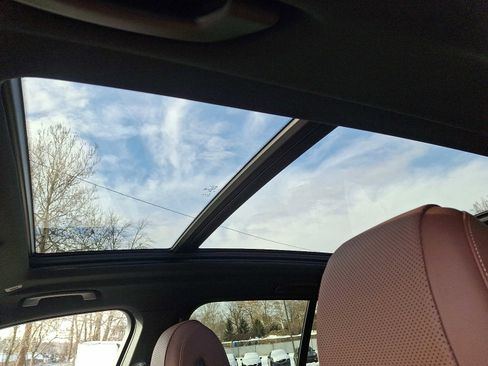 Used 2025 BMW X5 xDrive50e w/ Premium Package image 14