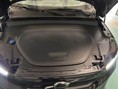 Used 2023 Volvo XC40 Recharge Ultimate w/ Protection Package Premier AWD/4WD image 8