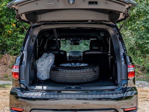 Used 2022 Nissan Armada SL w/ Midnight Edition Package RWD image 9