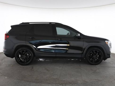 Used 2022 GMC Terrain SLT w/ Elevation Edition FWD image 14