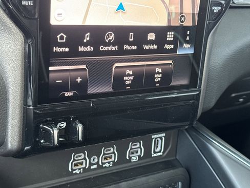 New 2026 RAM 1500 Laramie AWD/4WD image 19