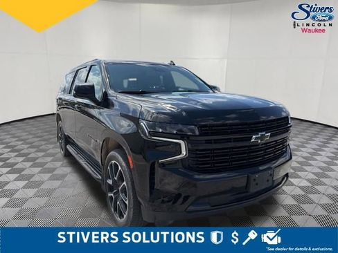 Used 2023 Chevrolet Suburban RST w/ Sport Performance Package image 3
