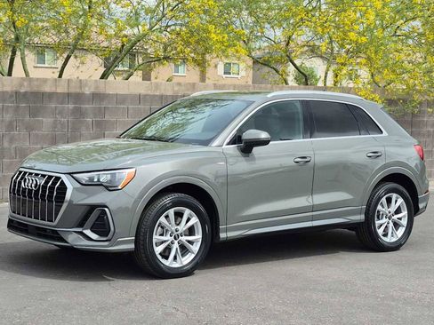 Used 2022 Audi Q3 2.0T Premium w/ Convenience Package AWD/4WD image 4