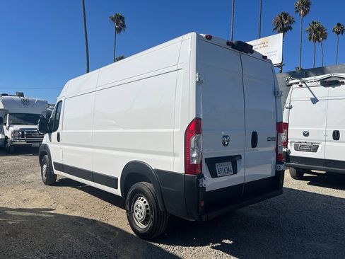 Used 2025 RAM ProMaster 2500 w/ Convenience Group FWD image 9