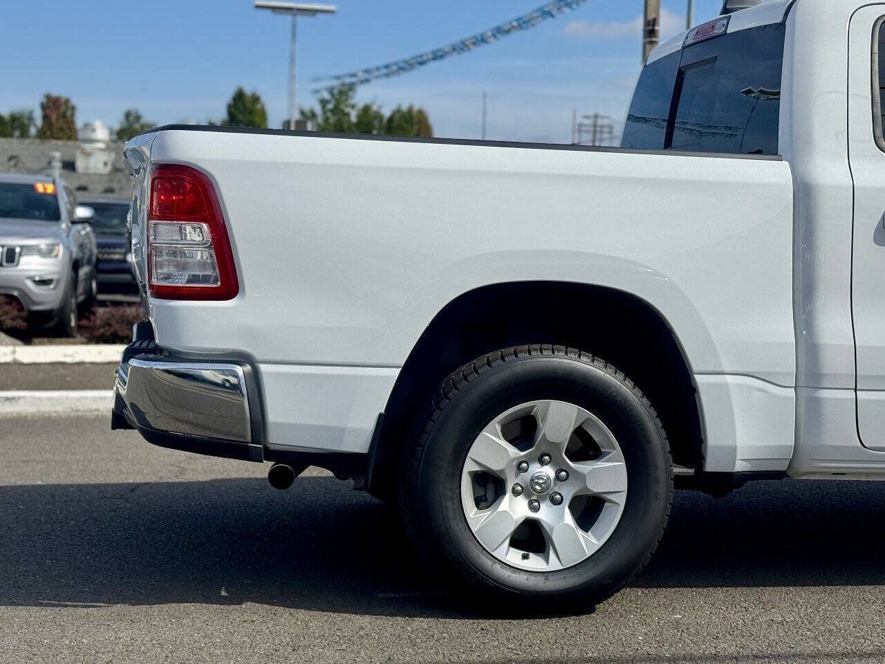 Used 2022 RAM 1500 Big Horn AWD/4WD image 9