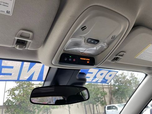 Used 2024 Buick Encore GX Sport Touring image 22