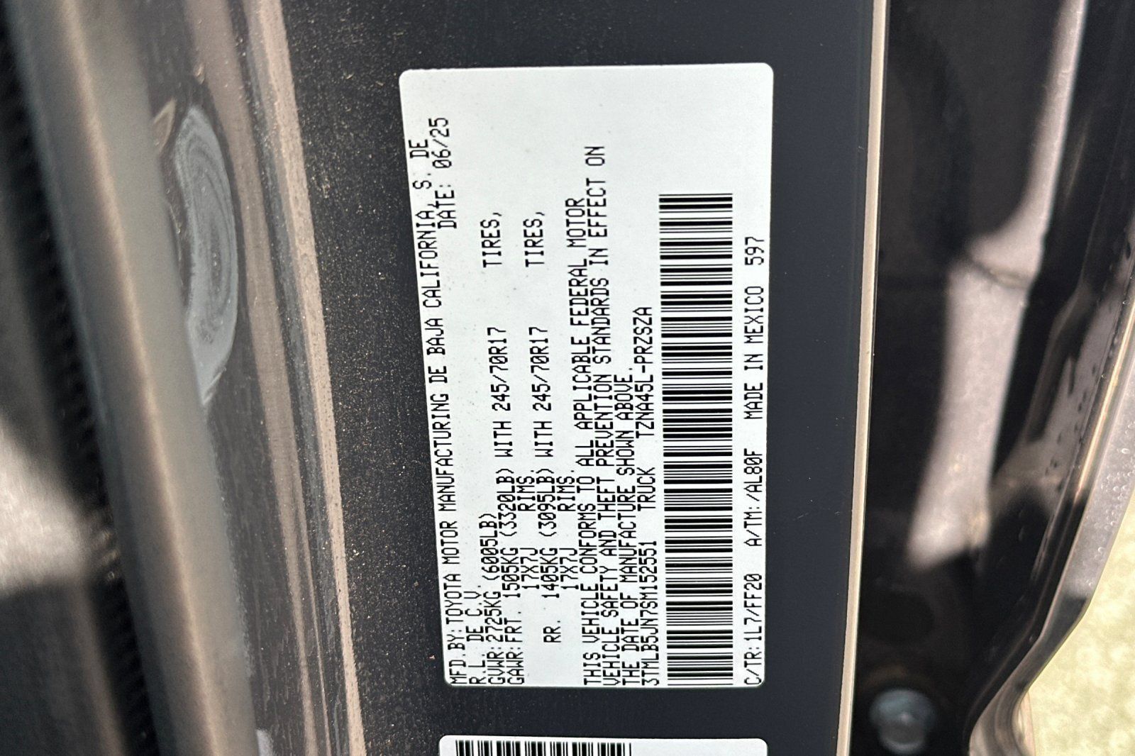 Used 2025 Toyota Tacoma SR5 AWD/4WD image 37