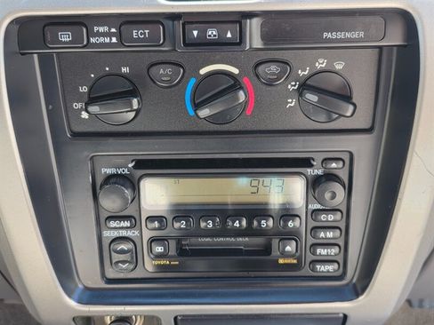 Used 2001 Toyota 4Runner SR5 AWD/4WD image 36
