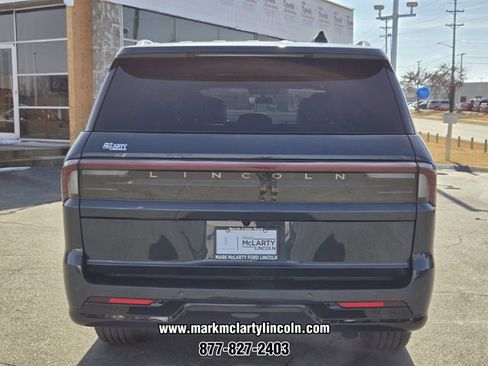 New 2026 Lincoln Navigator L Reserve w/ Jet Appearance Package AWD/4WD image 12