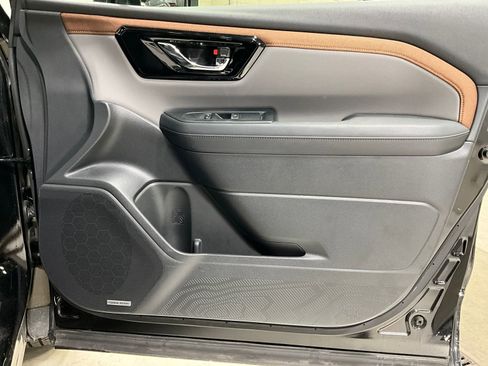 Used 2025 Subaru Forester Sport image 23