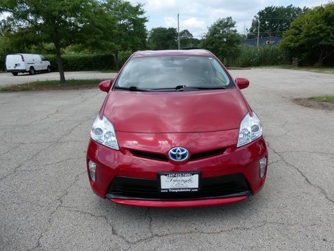 Used 2015 Toyota Prius Four FWD image 2