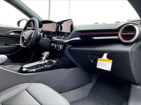 New 2026 Chevrolet Trax RS w/ Sunroof Package image 9