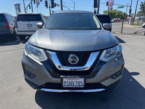 Used 2018 Nissan Rogue S FWD image 3