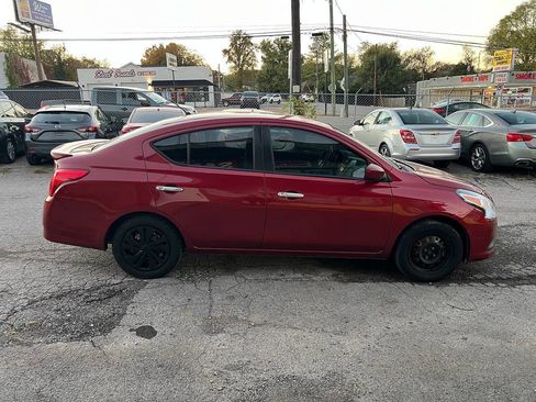 Used 2019 Nissan Versa SV image 6