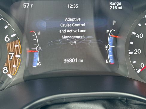 Used 2025 Jeep Compass Trailhawk AWD/4WD image 28