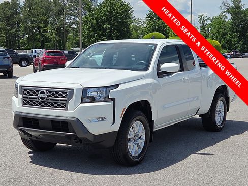 Used 2024 Nissan Frontier SV w/ SV Convenience Package AWD/4WD image 2