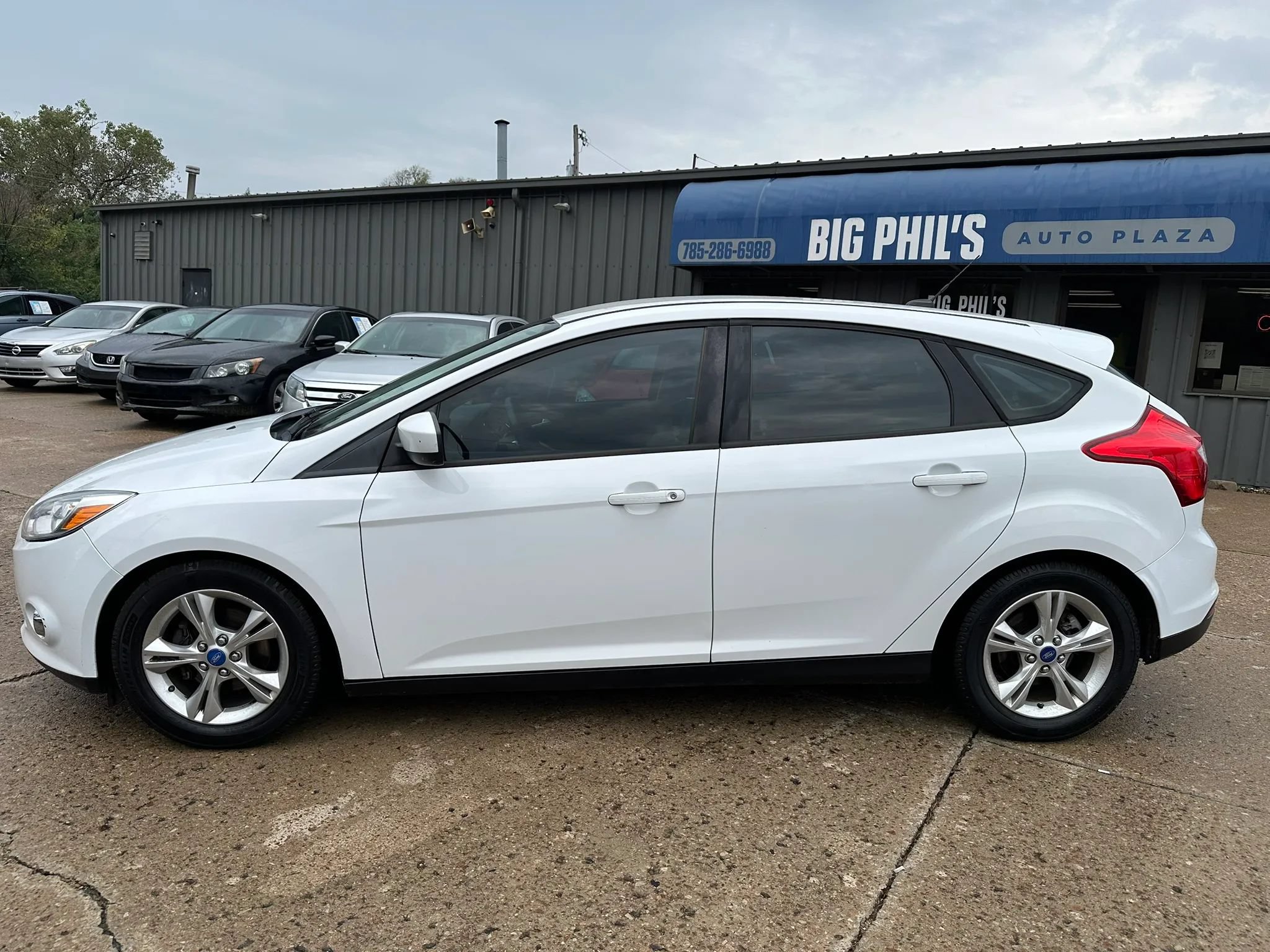 Used 2012 Ford Focus SE FWD image 7